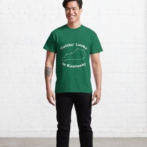 Gettin' Lucky In Kentucky Green T-shirt Unisex Size Medium